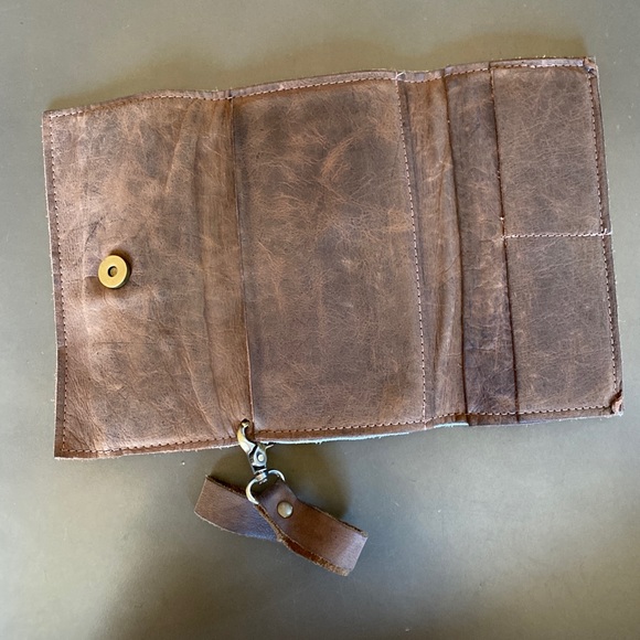 Refurbished Louis Vuitton wallet wristlet - Picture 4 of 7